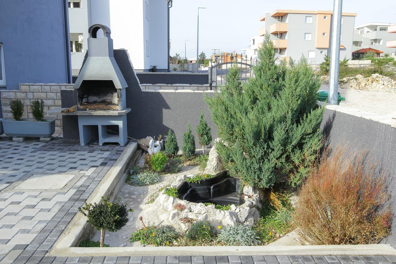 Lucky Luke Pool Apartments Novalja Extérieur photo