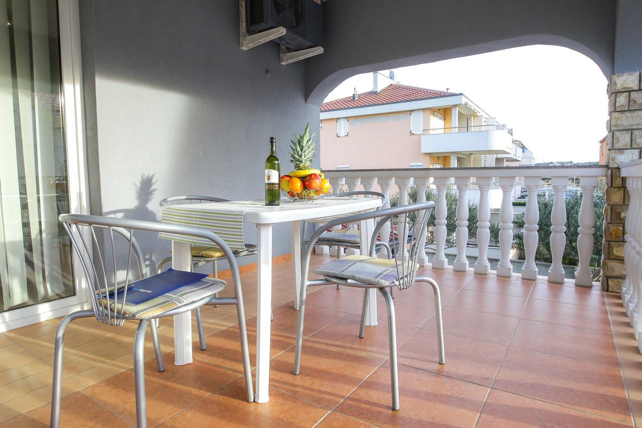 Lucky Luke Pool Apartments Novalja Extérieur photo