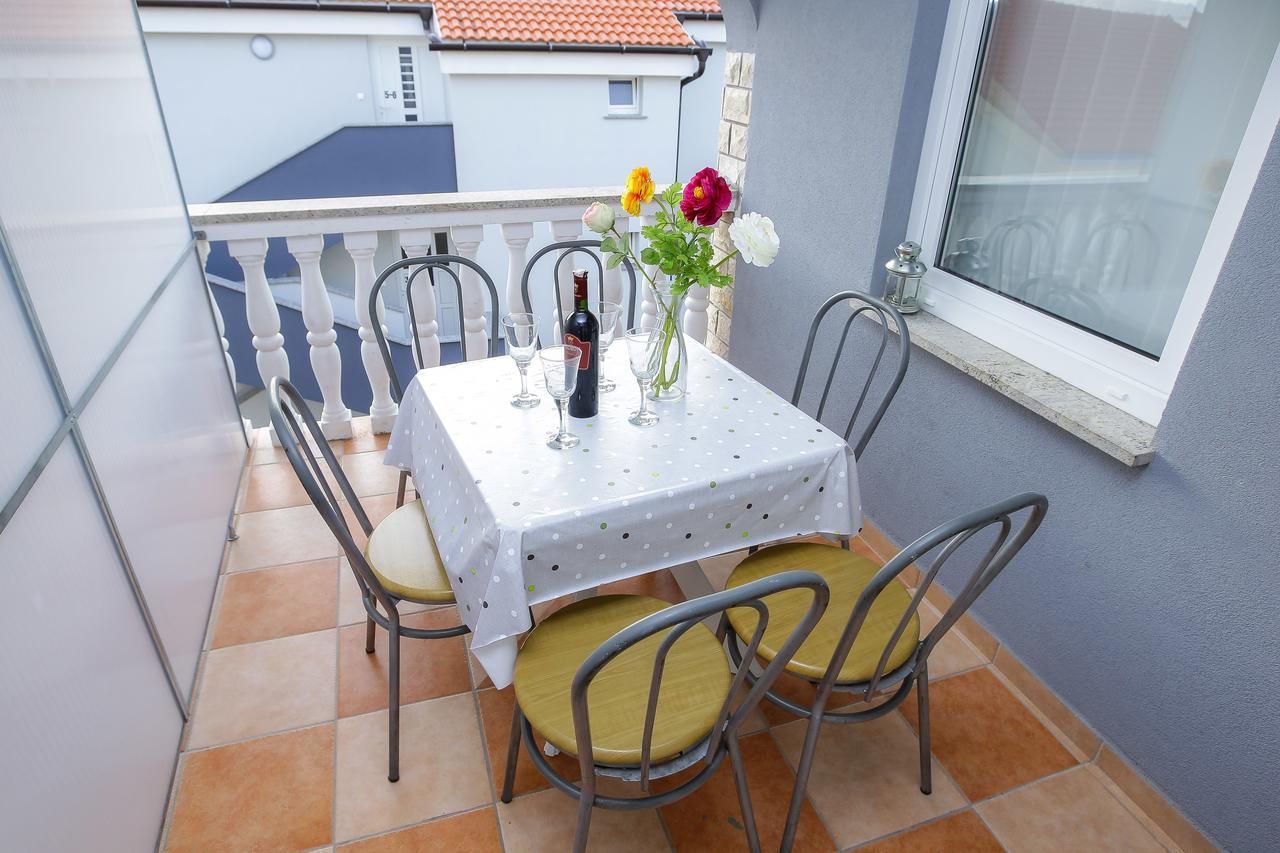 Lucky Luke Pool Apartments Novalja Extérieur photo
