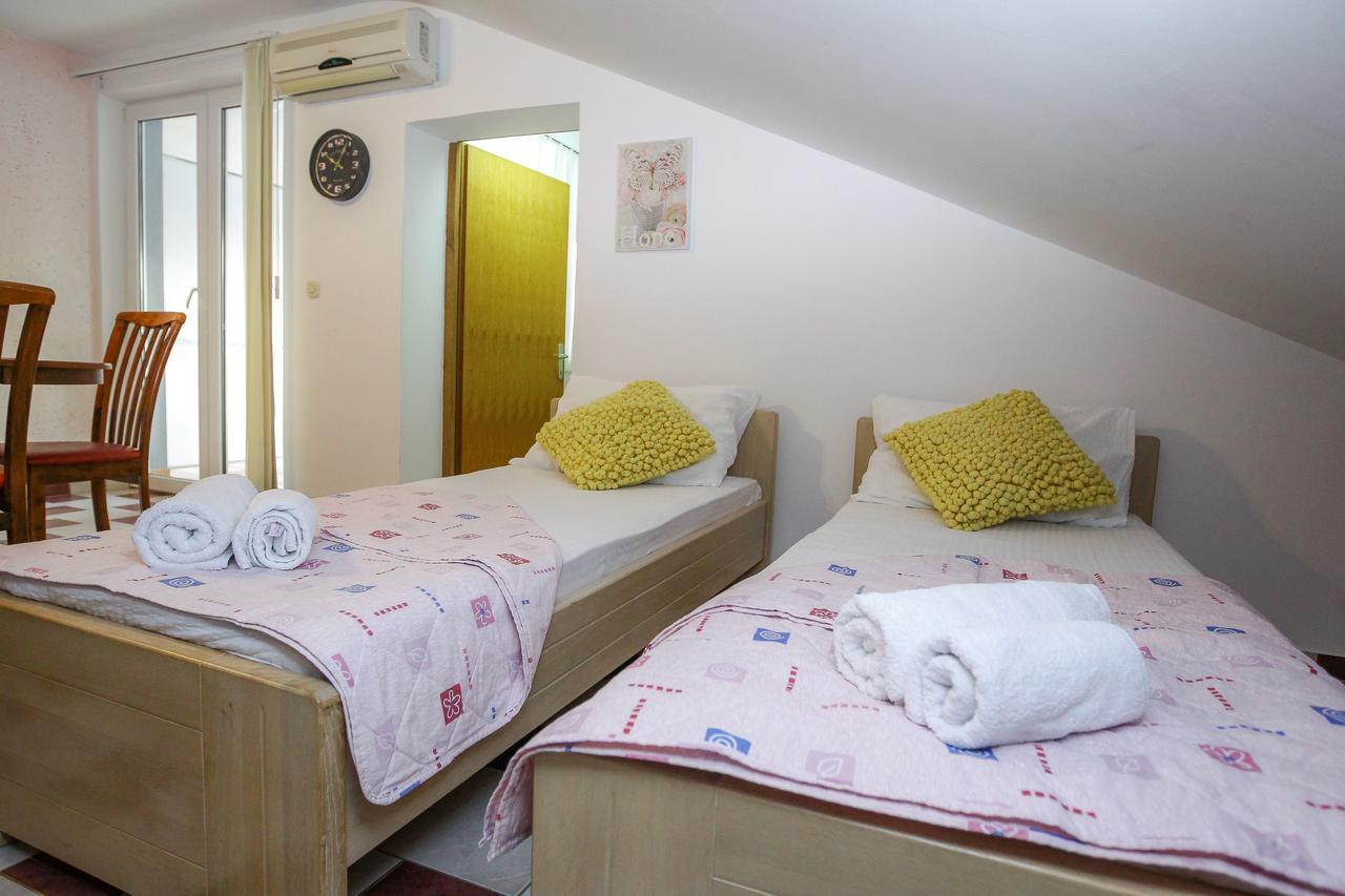 Lucky Luke Pool Apartments Novalja Extérieur photo