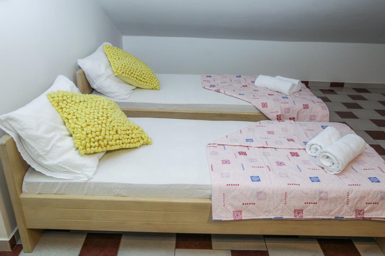 Lucky Luke Pool Apartments Novalja Extérieur photo