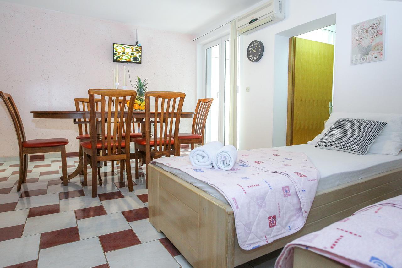 Lucky Luke Pool Apartments Novalja Extérieur photo
