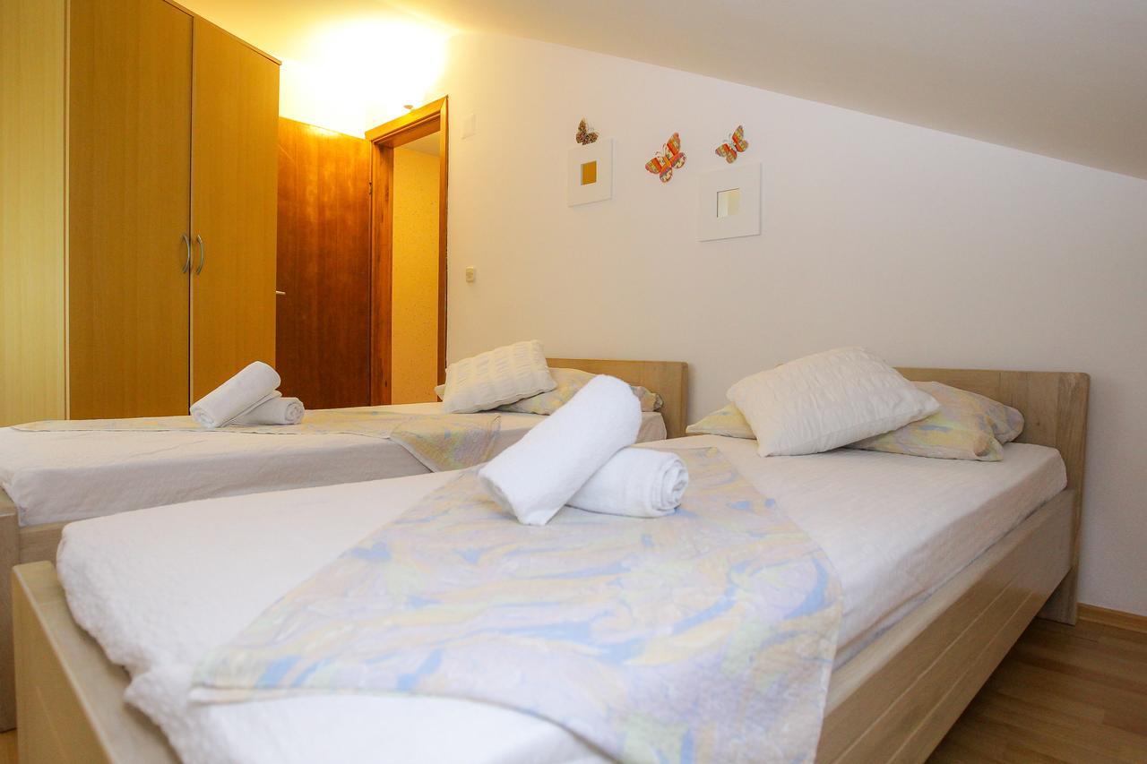 Lucky Luke Pool Apartments Novalja Extérieur photo
