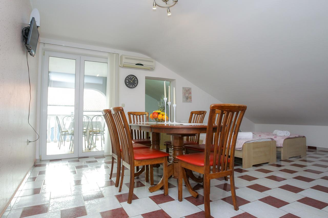 Lucky Luke Pool Apartments Novalja Extérieur photo