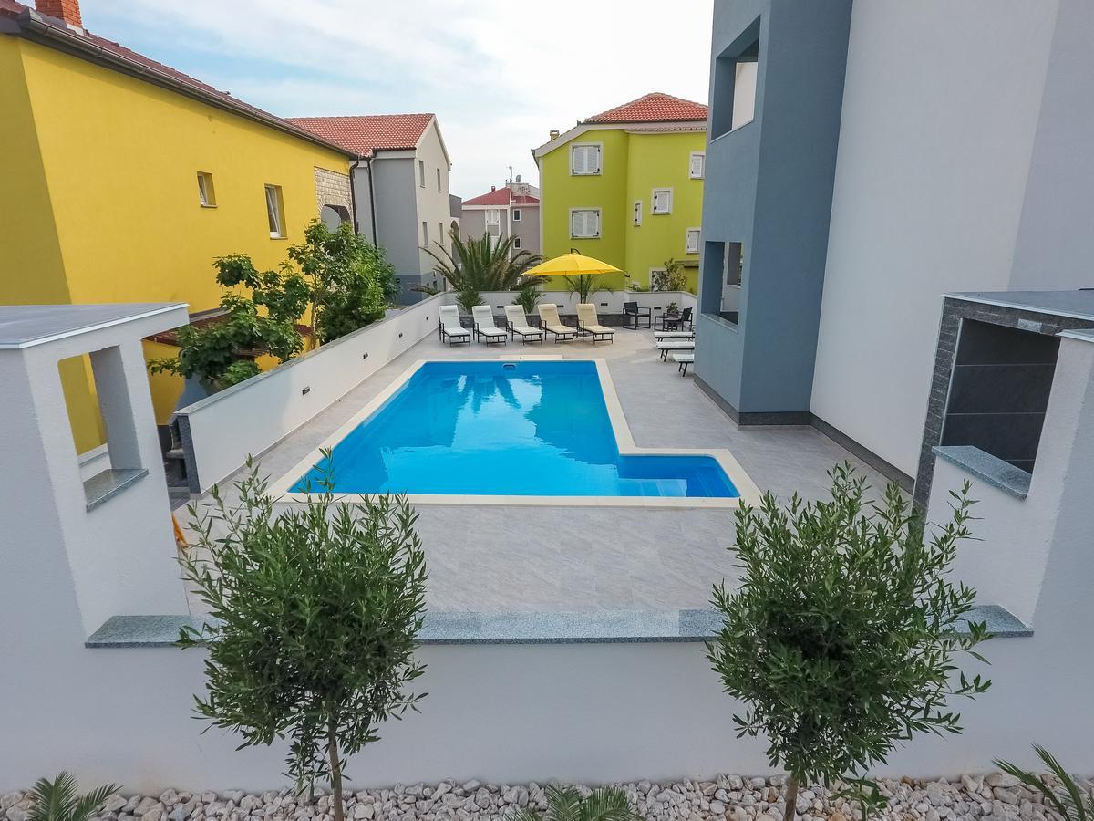 Lucky Luke Pool Apartments Novalja Extérieur photo