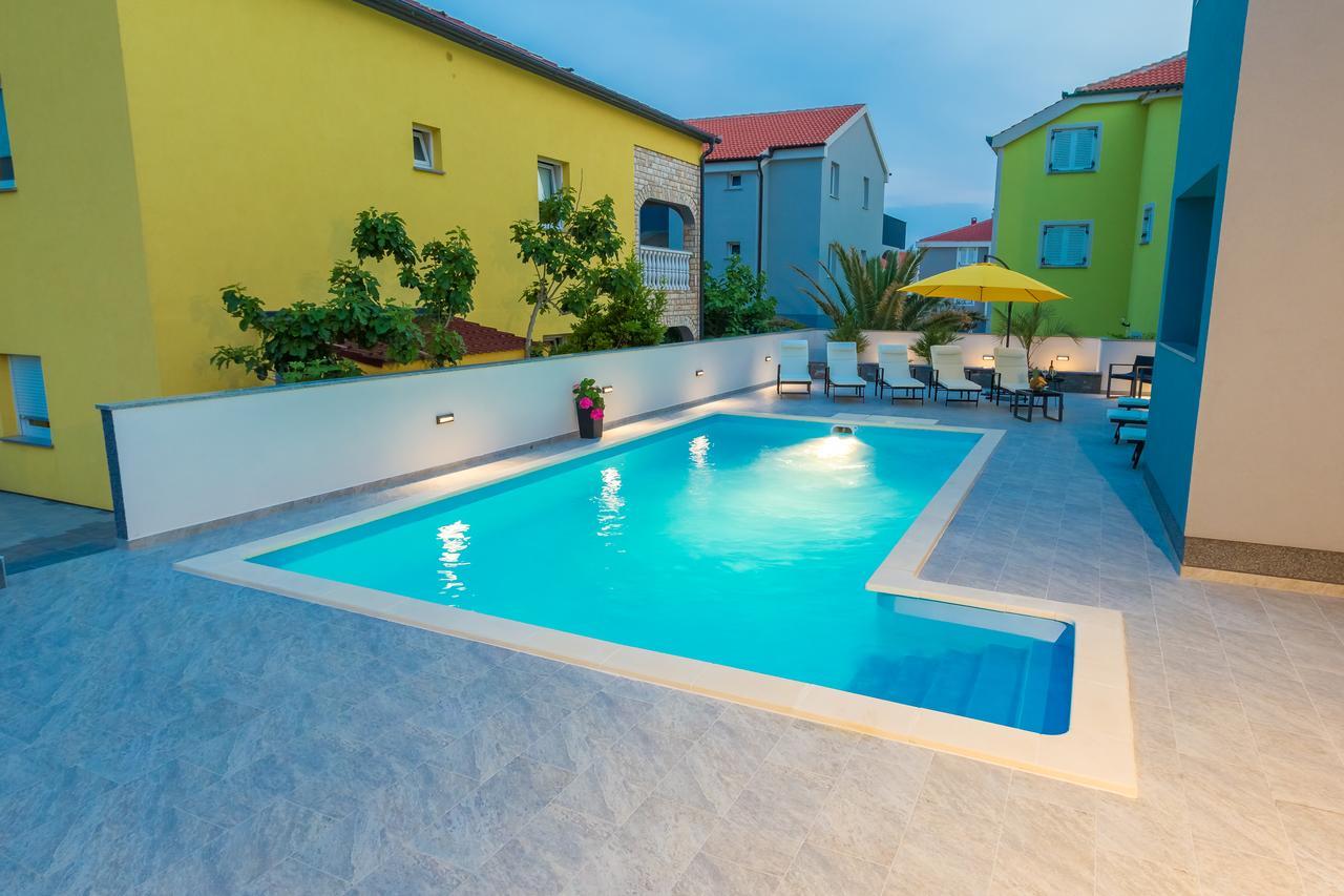 Lucky Luke Pool Apartments Novalja Extérieur photo