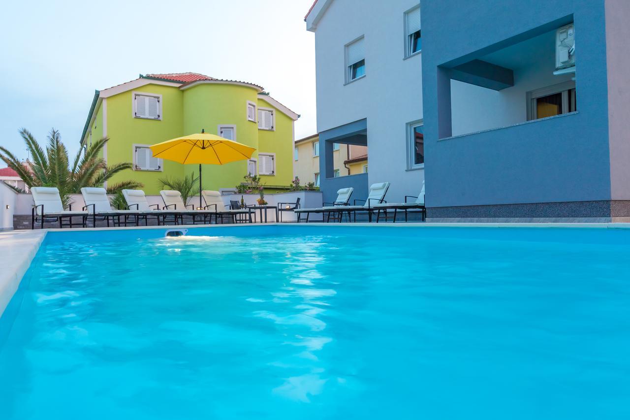 Lucky Luke Pool Apartments Novalja Extérieur photo
